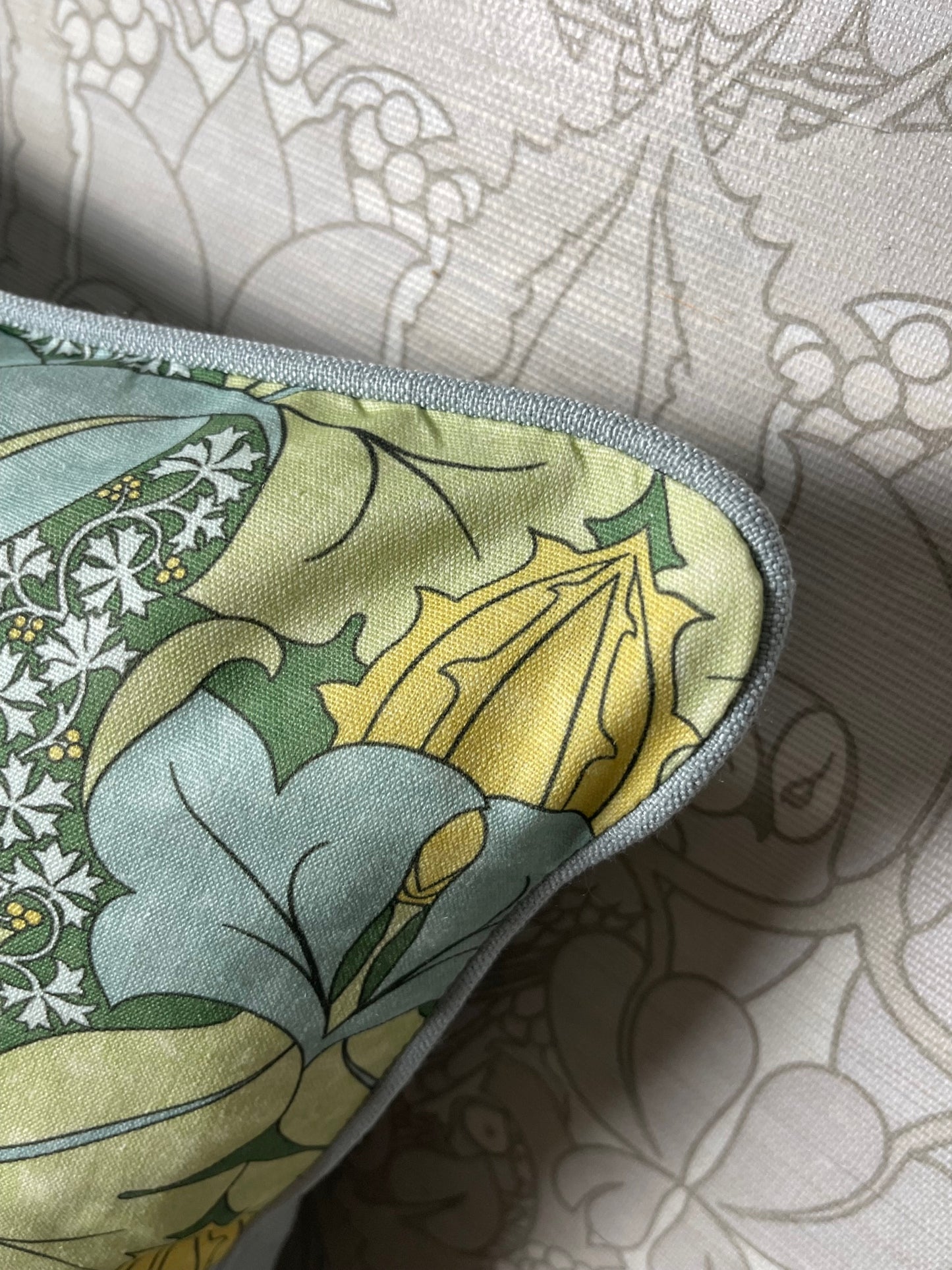 The Wykehamist Cushion - Lemon & Thyme